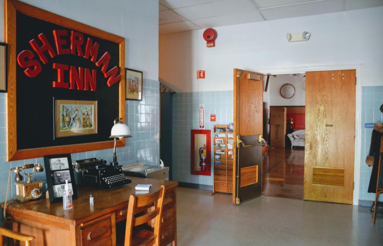 אוגדנסבורג Sherman Inn מראה חיצוני תמונה