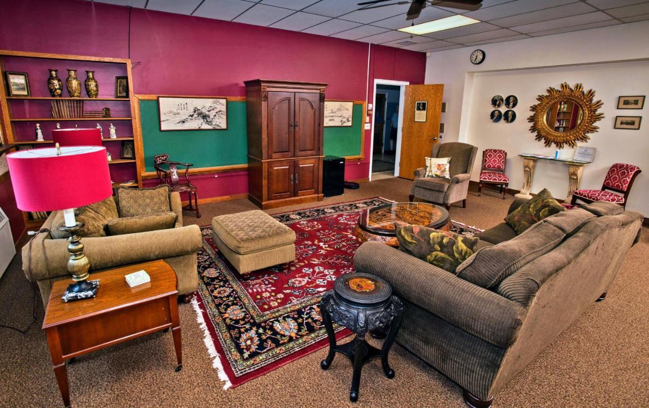 אוגדנסבורג Sherman Inn מראה חיצוני תמונה