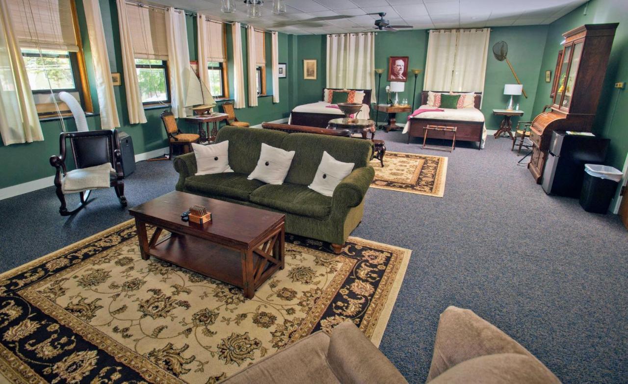 אוגדנסבורג Sherman Inn מראה חיצוני תמונה